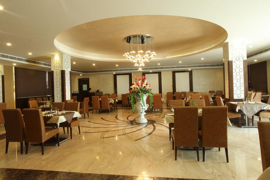 Wingston A Treehouse Hotel Goverdhan Radha Kund Exterior photo